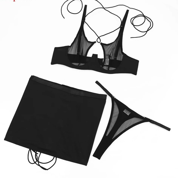 Lingerie set - Picture 2 of 3